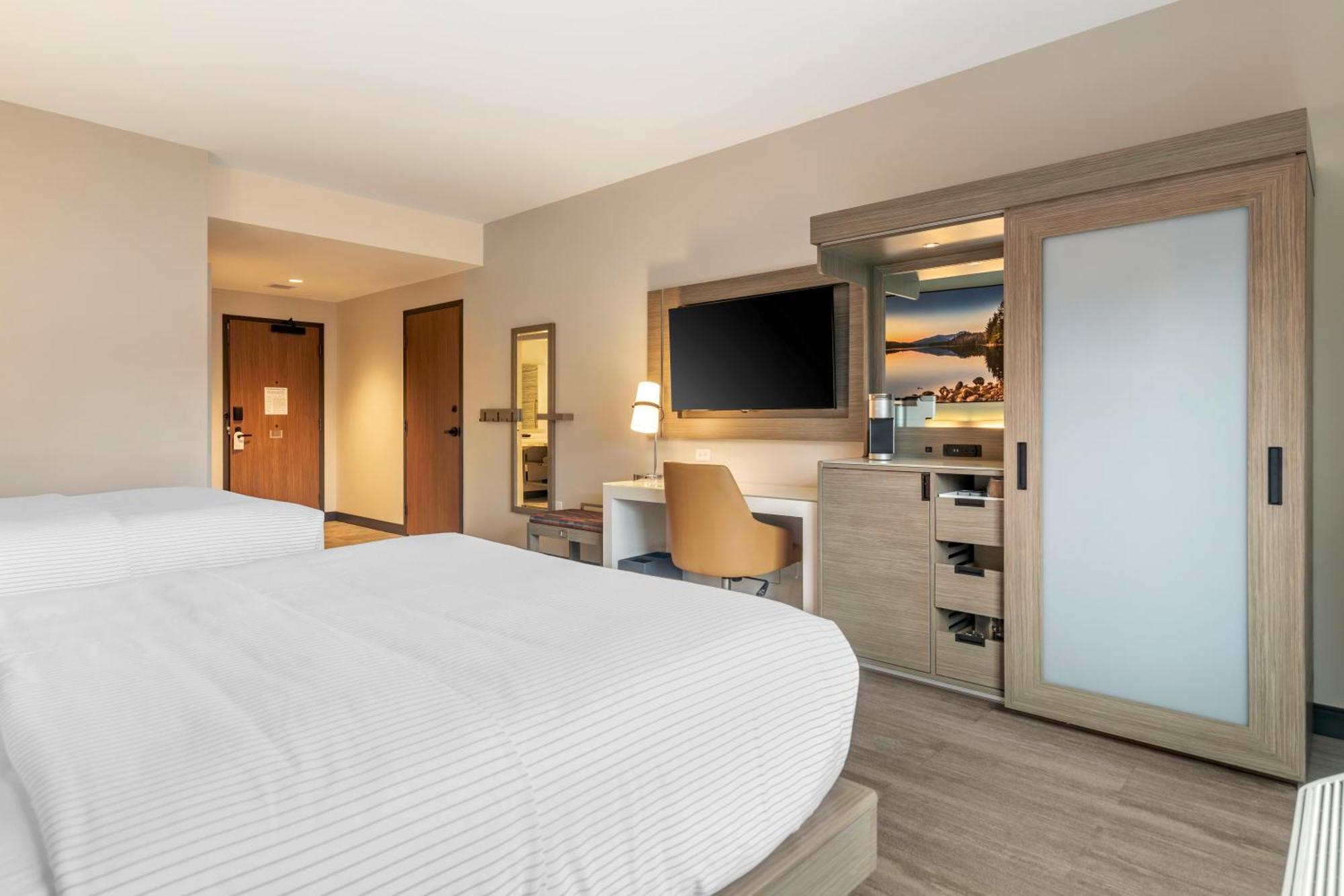 Hotel Cambria Placid - Lakeside