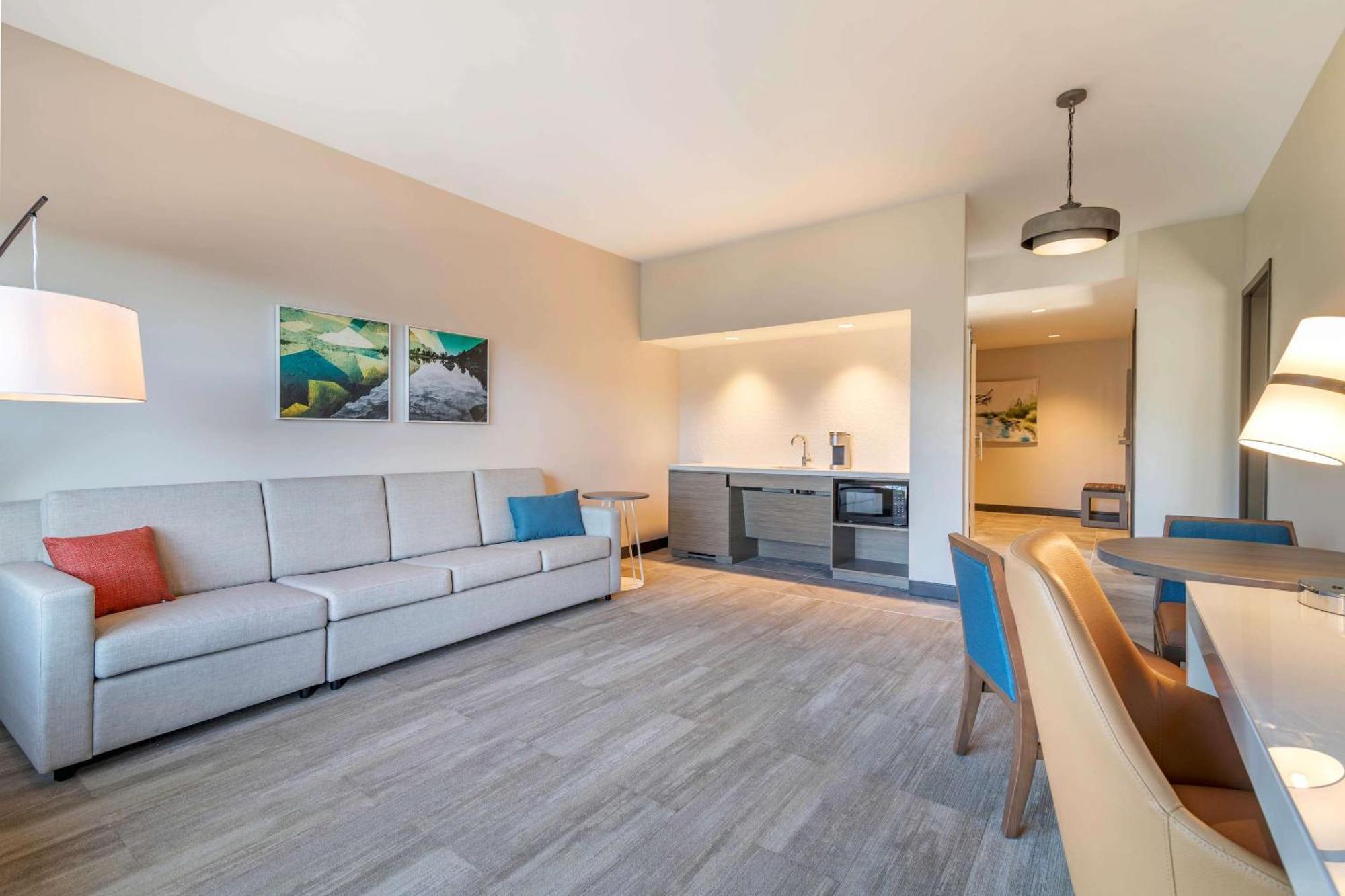Cambria Placid - Lakeside *