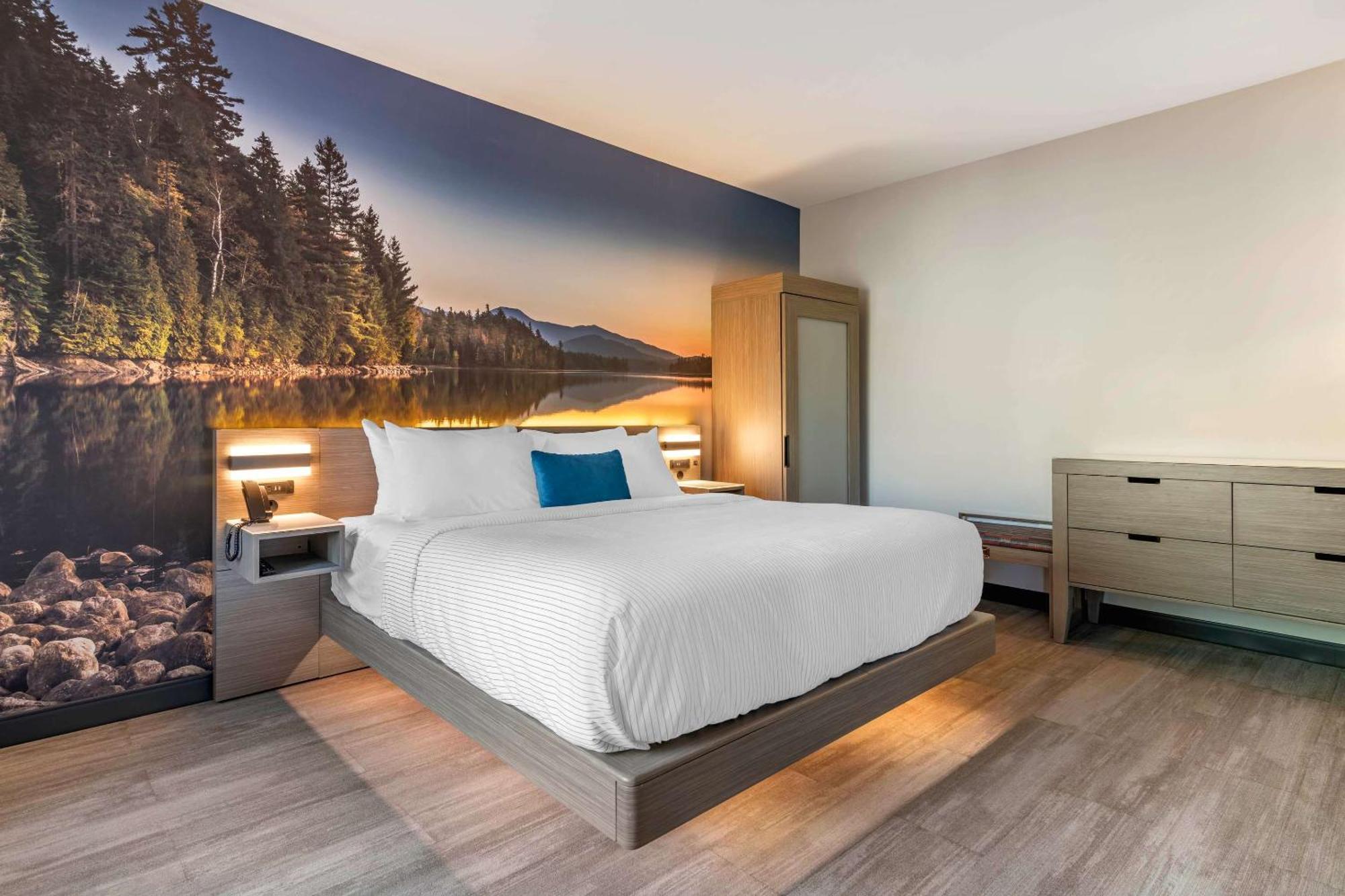 Cambria Placid - Lakeside